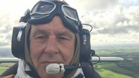 DAeC Präsident Claus Cordes im Flugzeug